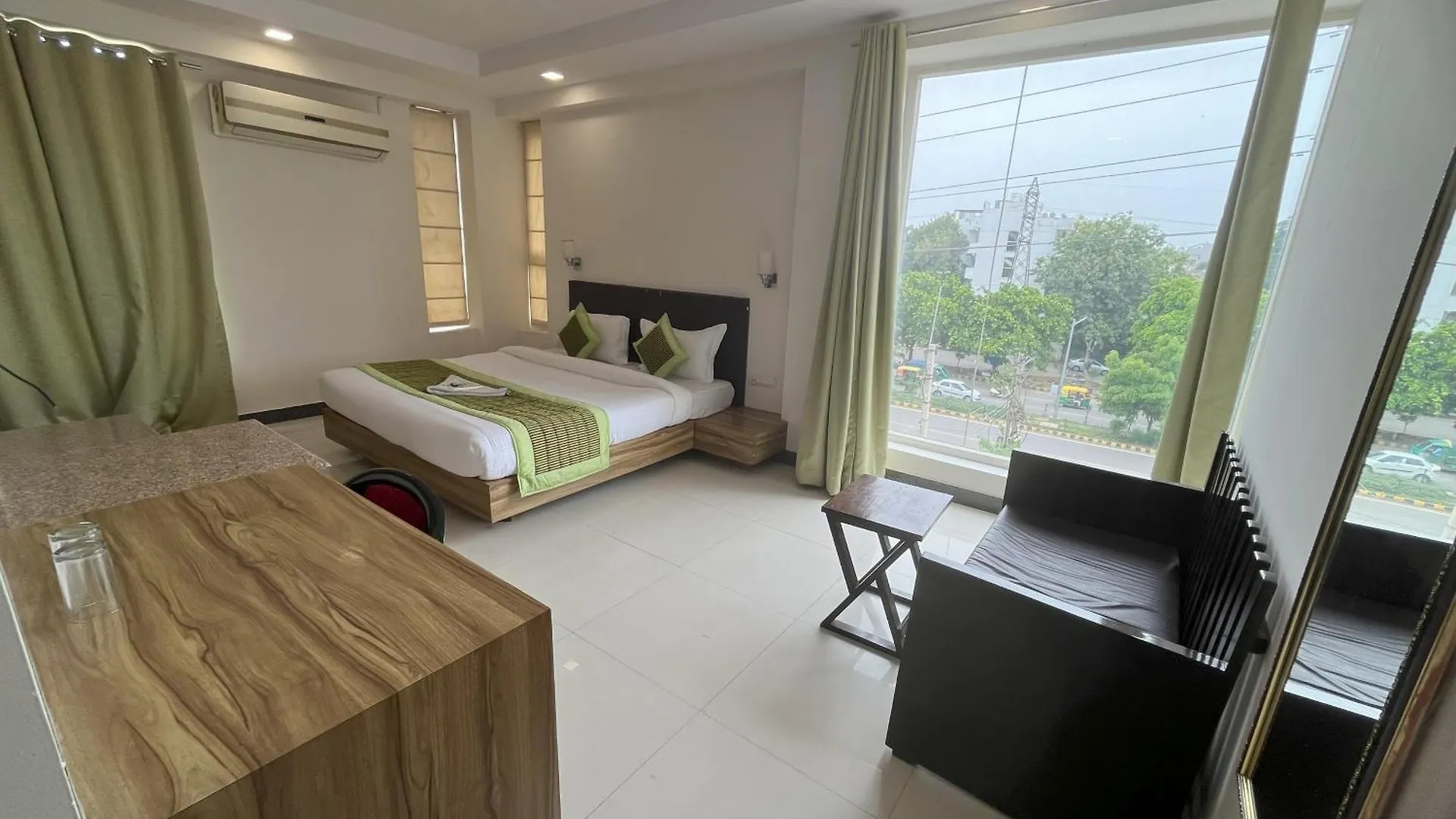 **** Otel Pacific Inn Green, Gurgaon Hindistan